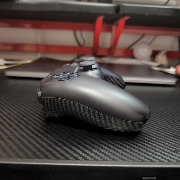 Carbon Black Ps5 Controller with 4 Remappable Paddles (Scuf Like) - Picture 3 of 4